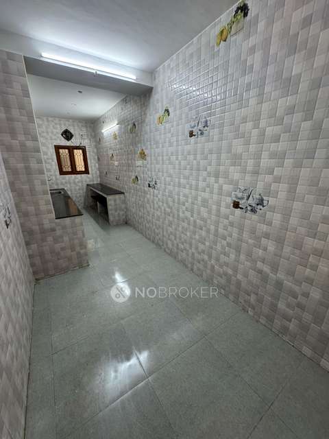 2 BHK Flat In Seaview Apartments  For Sale  In H-90