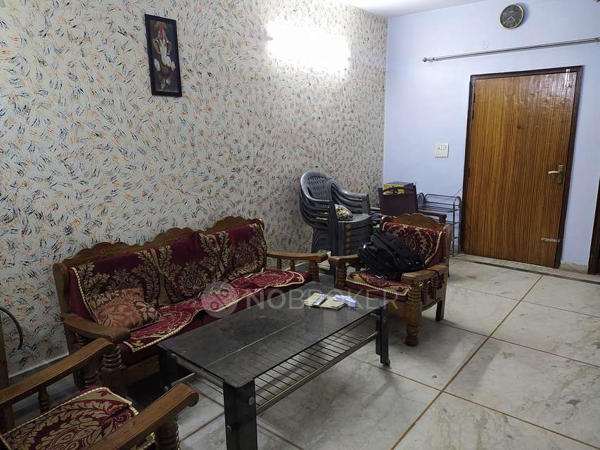 Single Room for Male In 3 BHK  In 574