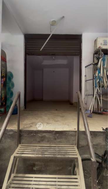 Shop in Noida Sec 45 Nri, Noida for Rent 