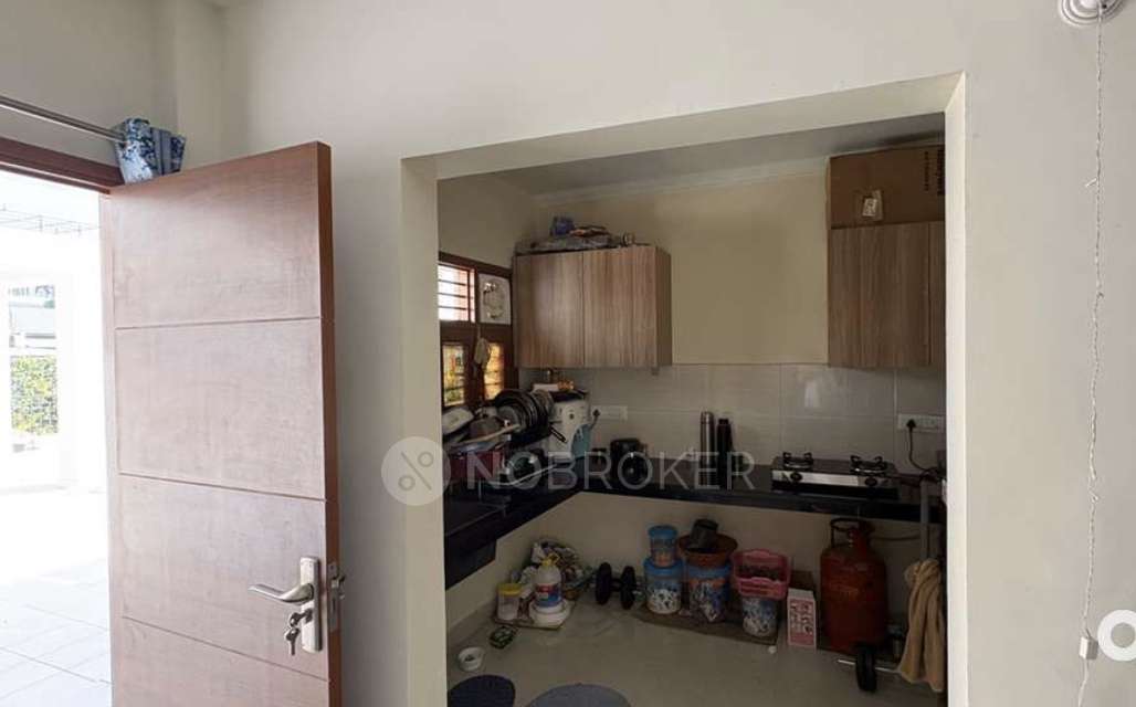 1 BHK House for Rent  In Sector 22