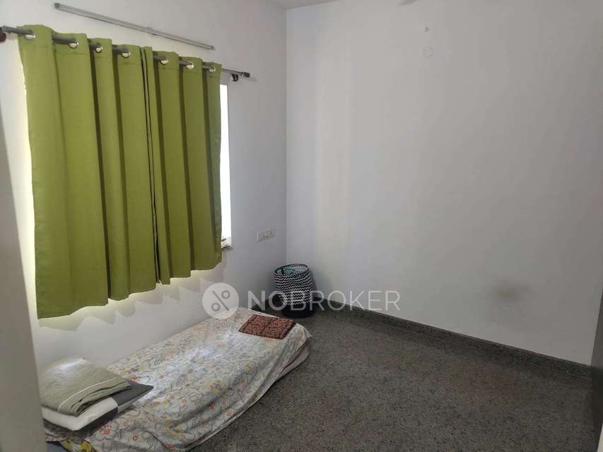 Single Room for Male In 2 BHK  In Koramangala