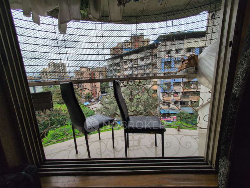 Shared Room for Female In 1 BHK  In Apartment  In Malad East,