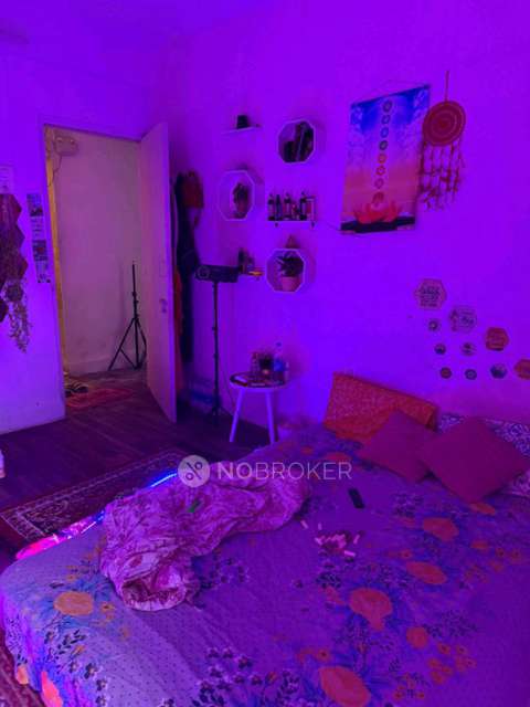 Single Room for Female In 2 BHK  In 2nd Cross Road Lokhandwala Andheri West In Andheri West
