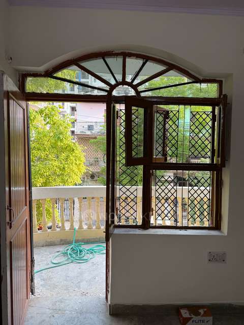 2 BHK Flat In Indraprastha Colony for Rent  In Sector 32
