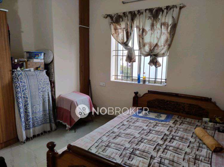 Single Room for Female In 2 BHK  In Prabhavathi Fern In Arekere