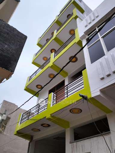 4 BHK Flat In Radha Krishna Society   For Sale  In Sector 73
