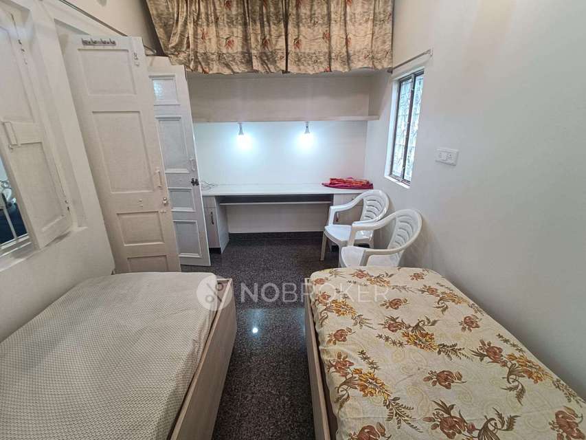 4 BHK Flat for Rent  In Shastri Nagar
