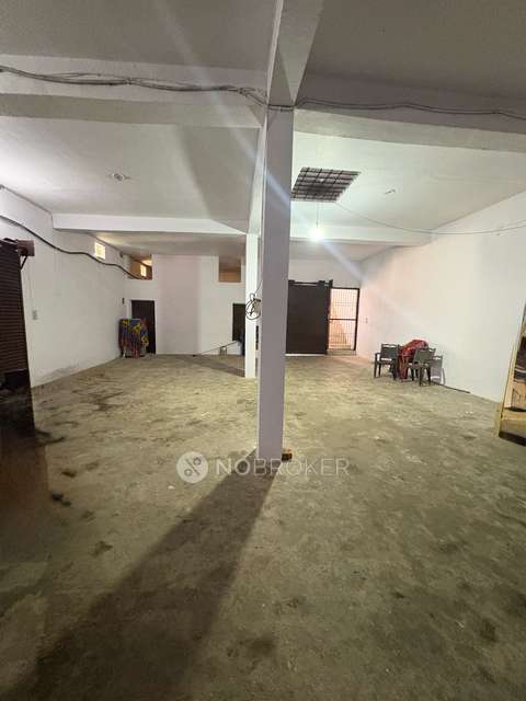 Godown/Warehouse in Uips Muradnaggar (uips - Unique International Public School), Ghaziabad for Rent 