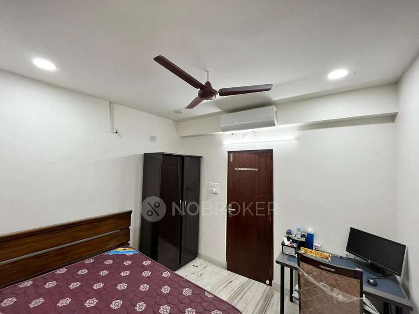Single Room for Female In 4 BHK  In Lalithas Splendour Residency Kondapur In Kondapur