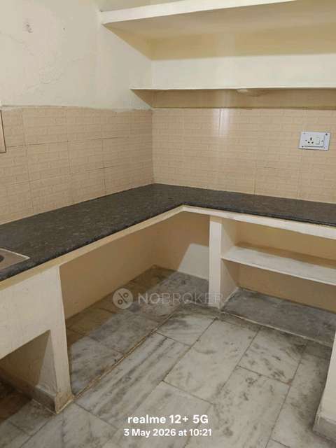 Single Room for Male In 2 BHK  In Vittal Rao Nagar, Hitec City