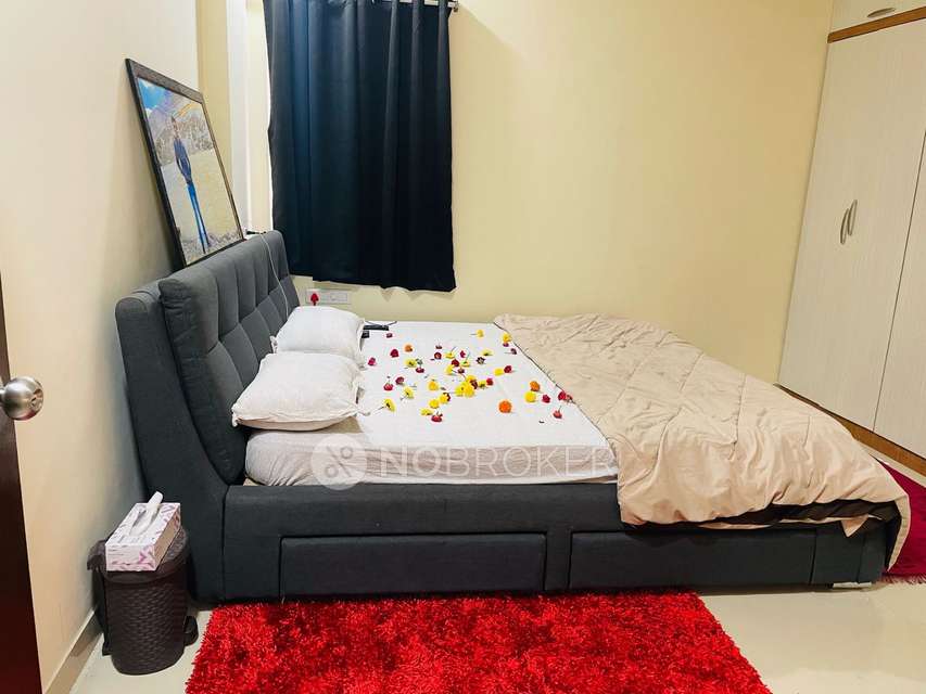 Single Room for Female In 2 BHK  In Aakriti Esta In Tellapur