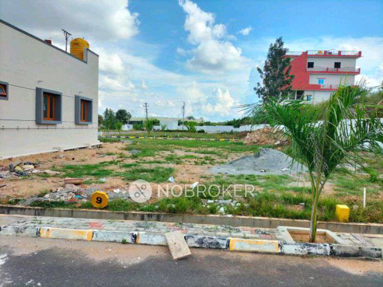 Plot For Sale  In Trend Tarak Greens In Thirupalaya,, Rmgh+76r, Near Suryadaya School, Hebbagodi, Bengaluru, Bommasandra, Karnataka 560099, India
