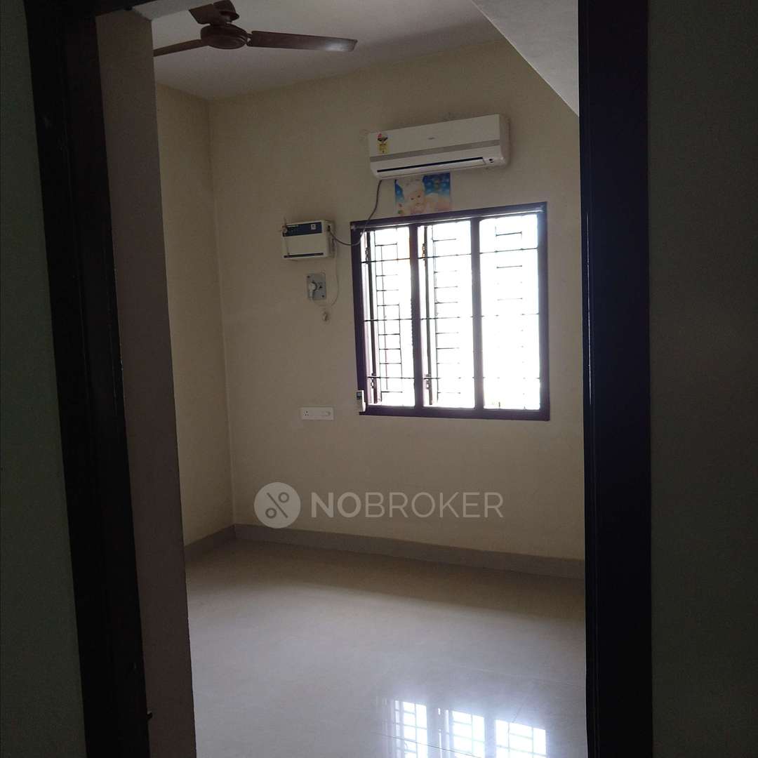 stand alone building Medavakkam Rent WITHOUT BROKERAGE Semifurnished