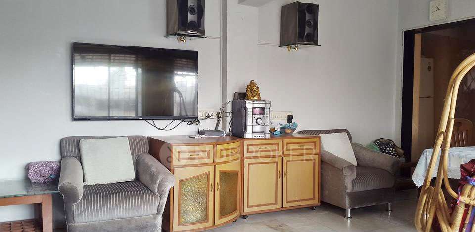 2 BHK Flat In Panchvati Housing Chs For Sale  In Santacruz West