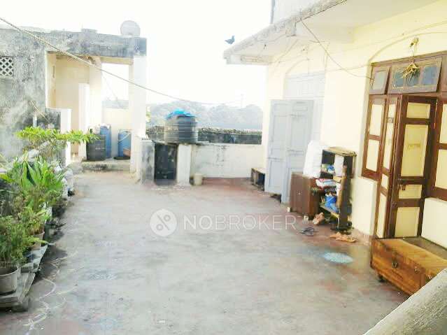 1 RK Flat In Bahari Building For Sale  In Sewri