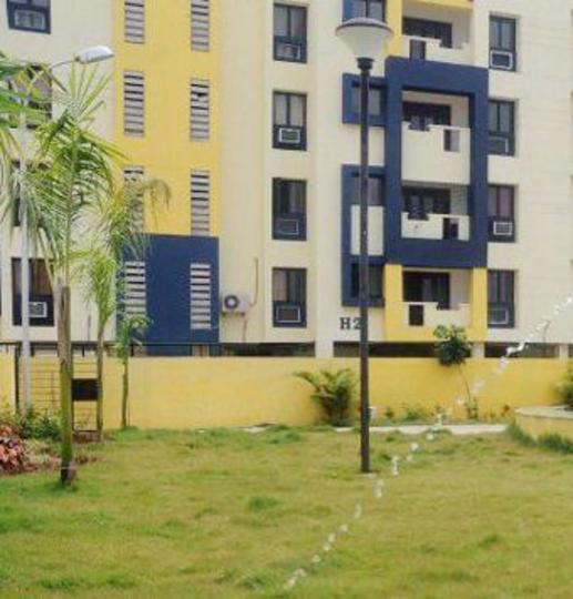 VGN Minerva Nolambur Rent WITHOUT BROKERAGE Semifurnished 3 BHK