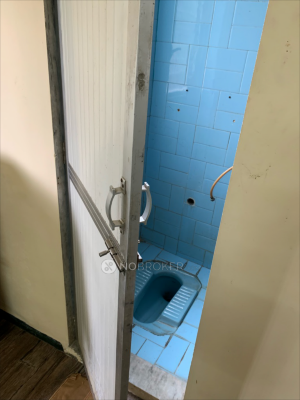 2 BHK Flat In Shri Goverdhan Cooperative Society For Sale  In Mulund West