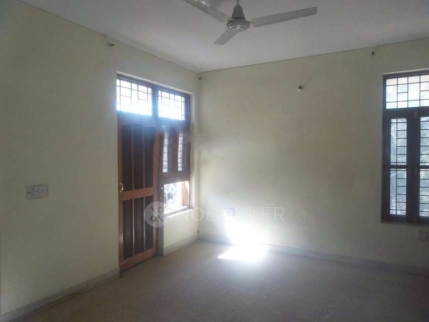 3 BHK Flat In The Pelican Nest Society,sector 10a for Rent  In Sector-10 A