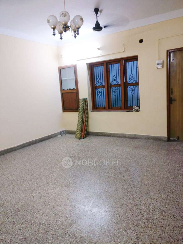Independent House Teynampet Rent WITHOUT BROKERAGE Semifurnished 1