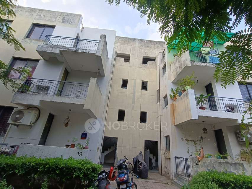 2 BHK House for Rent  In Sector 82