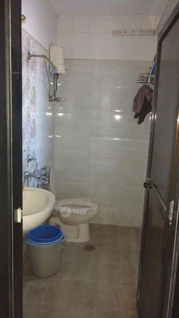 2 BHK Flat In Sanjana Mansion For Sale  In Kandivali West