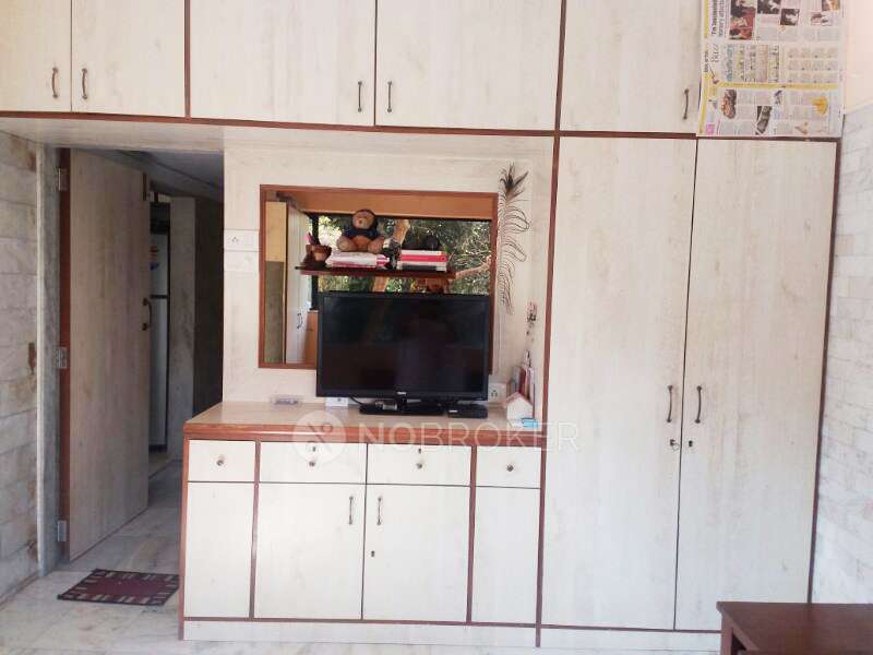 1 BHK Flat In Jewellers Apartment  For Sale  In Cumballa Hill