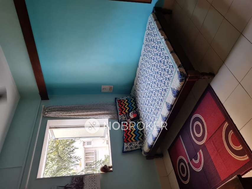 1 BHK Flat In Jewellers Apartment  For Sale  In Cumballa Hill