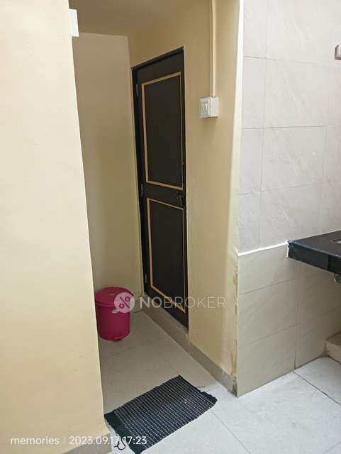 1 RK Flat In Kunal Complex for Rent  In Shivajinagar