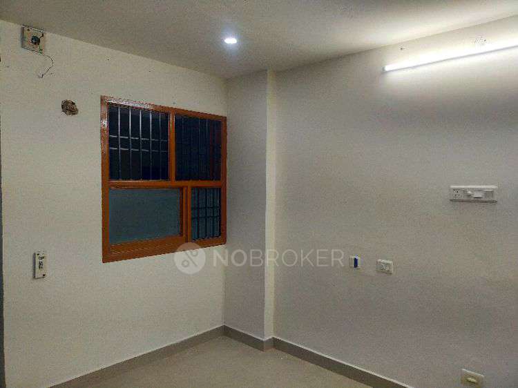 1 BHK Flat In Thiru Apartment For Sale  In Maduravoyal