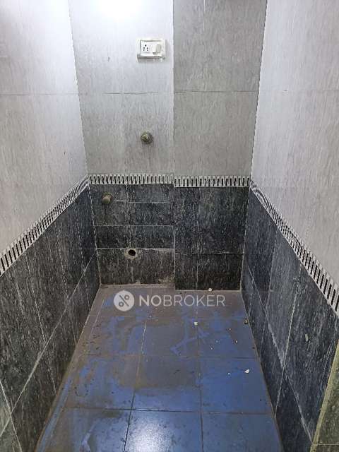 2 BHK Flat In Lotus And Tulip Chs For Sale  In Cbd Belapur