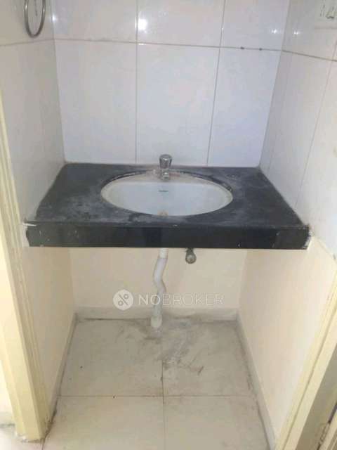 2 BHK Flat In Madhuban Society for Rent  In Vishrantwadi