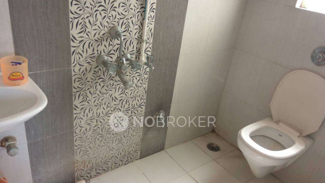 2 BHK Flat In Roma Galaxy Co. Op. Hsg. Society for Rent  In Pimple Saudagar