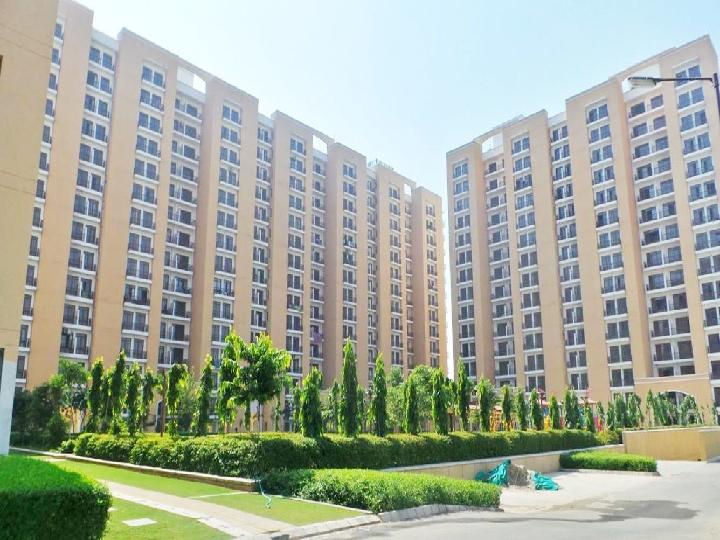 Lavanya Sector 81 Rent WITHOUT BROKERAGE Semifurnished 2 BHK Rental