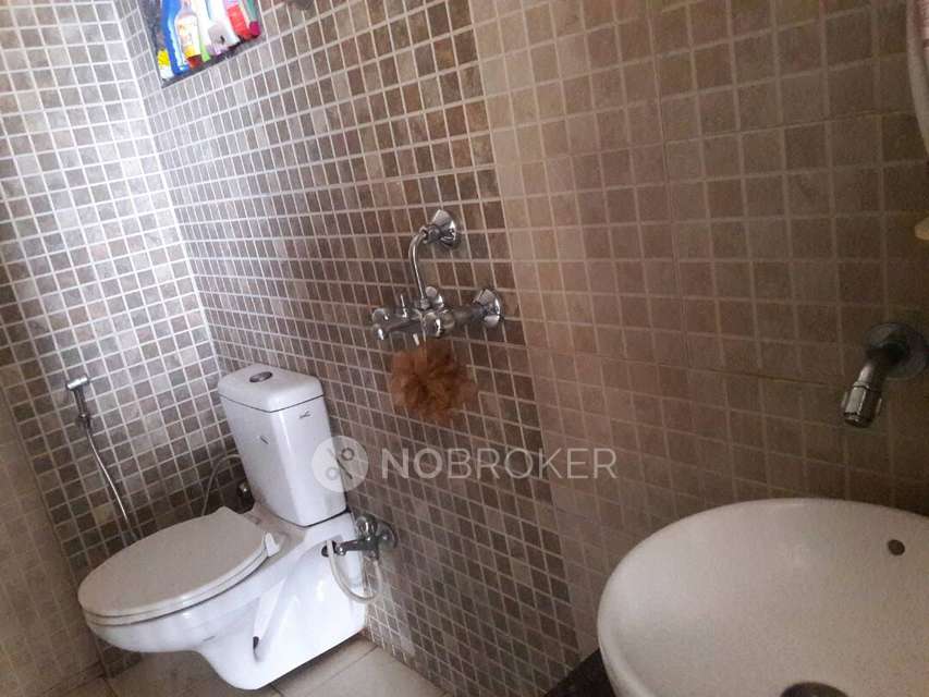 1 BHK Flat In Queens Court For Sale  In Khadakpada