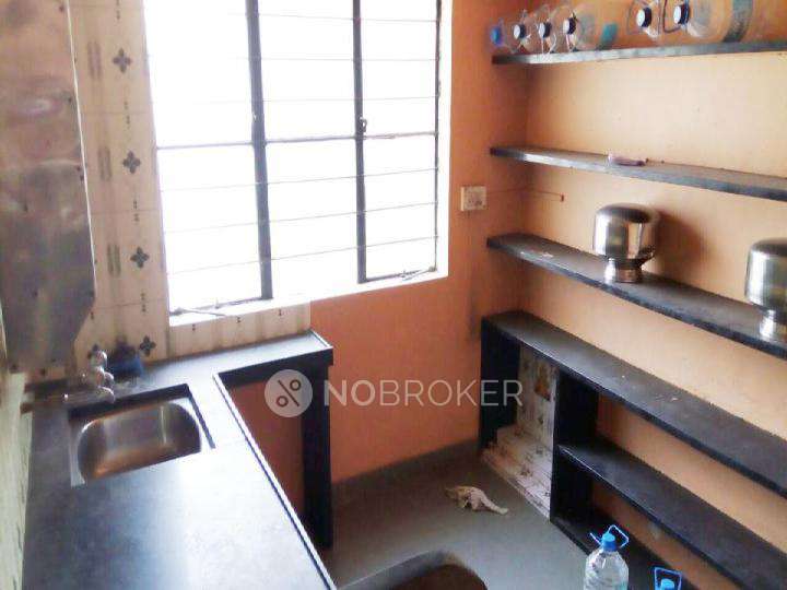 Shared Room for Female In 1 BHK  In Matoshri In Karve Nagar
