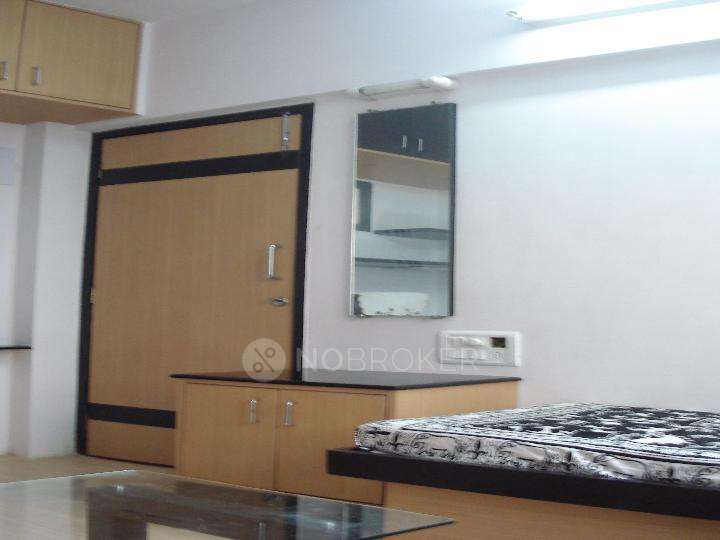 1 RK Flat In Chapel View for Rent  In Bandra West