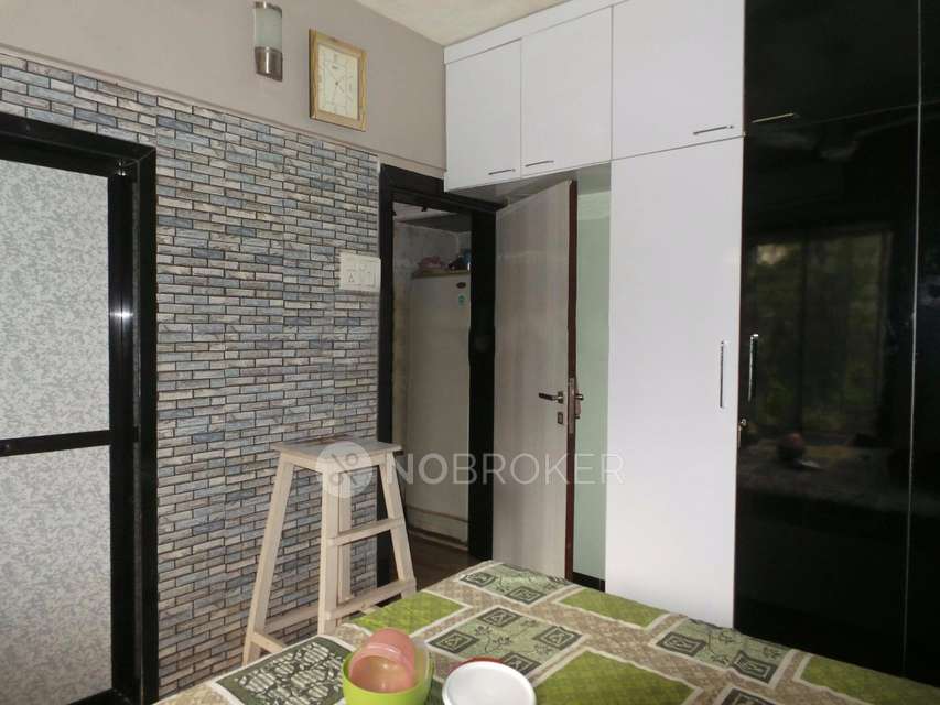 2 BHK Flat In Jyoti Tower For Sale  In Kandivali West