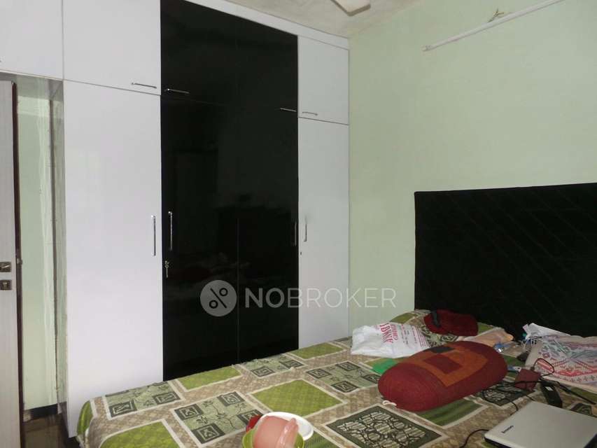 2 BHK Flat In Jyoti Tower For Sale  In Kandivali West