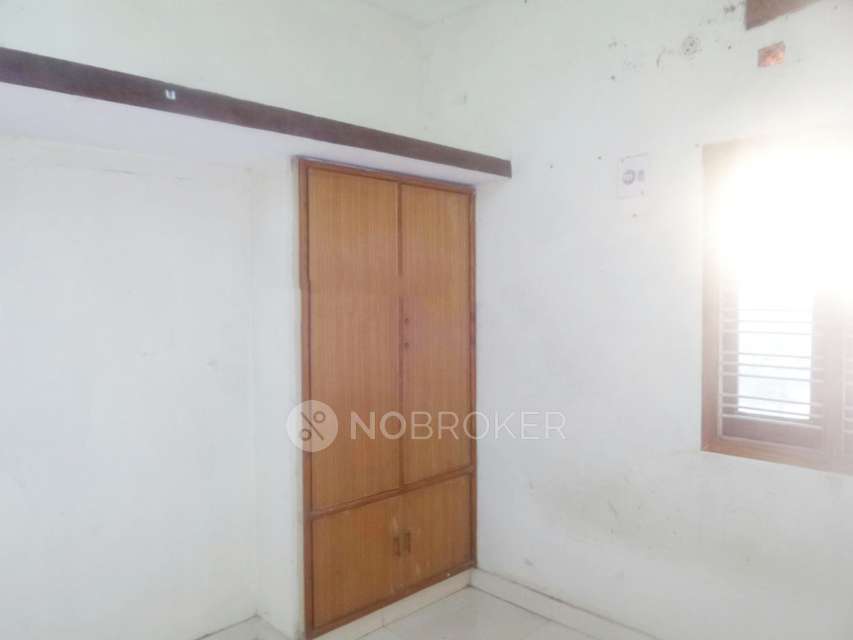 1 BHK In Stanadalone Building for Rent  In Moulivakkam