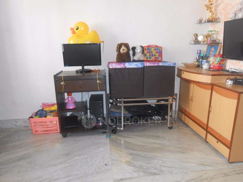 1 RK Flat In Mantri Park For Sale  In Goregaon East