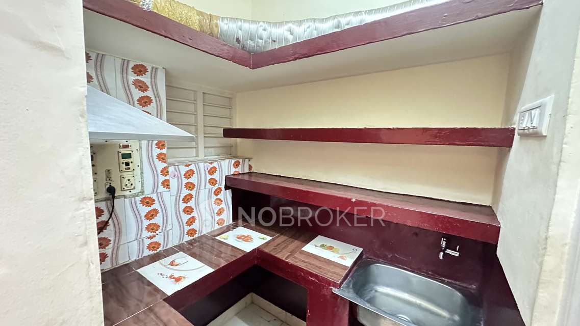 1 RK Flat In Standalone Building  for Rent  In Viveka Nagar