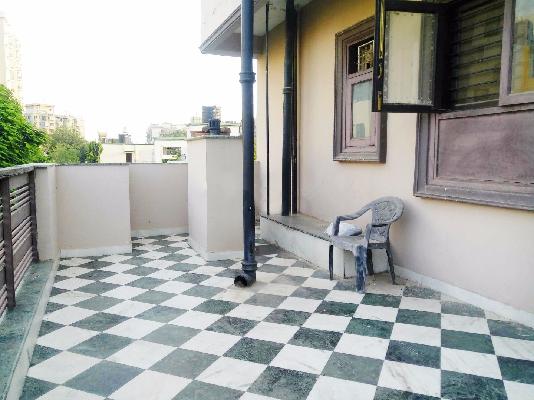 1 BHK Flat In Independent Building for Rent  In Sector 43