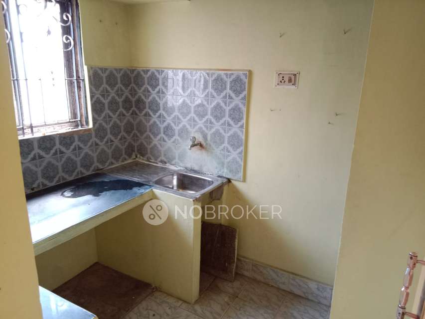 2 BHK Flat In Suganya Appartments for Rent  In Medavakkam