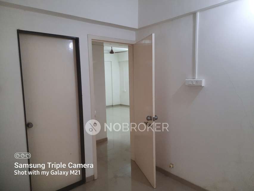 2 BHK Flat In Silver Nest Cooperative Society For Sale  In Dhayari, Pune