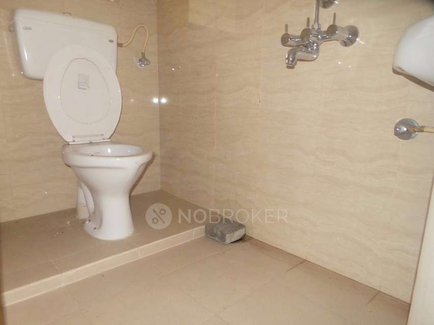 2 BHK Flat In Silver Nest Cooperative Society For Sale  In Dhayari, Pune