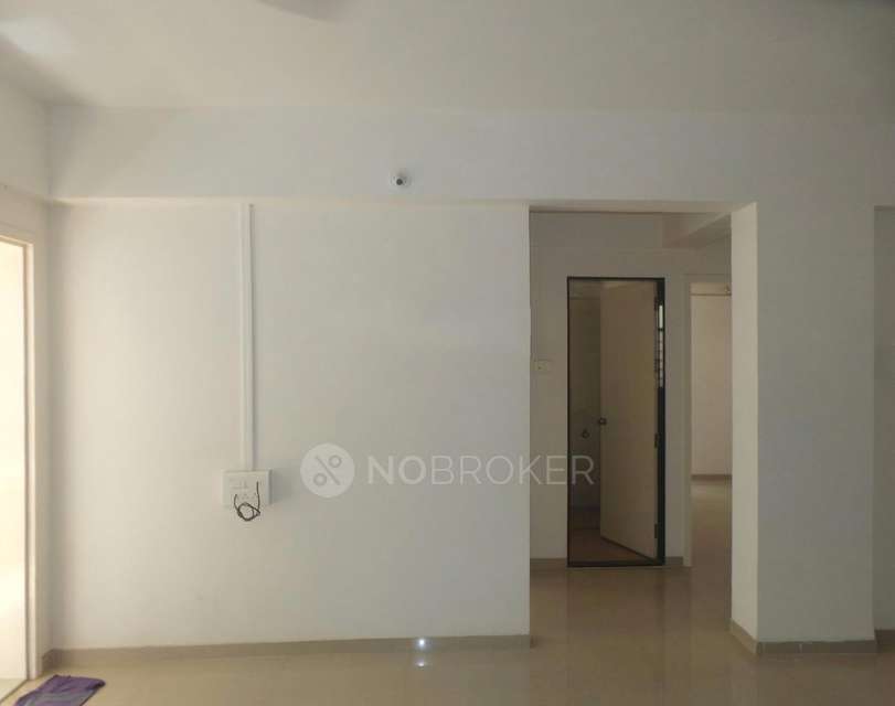 2 BHK Flat In Silver Nest Cooperative Society For Sale  In Dhayari, Pune