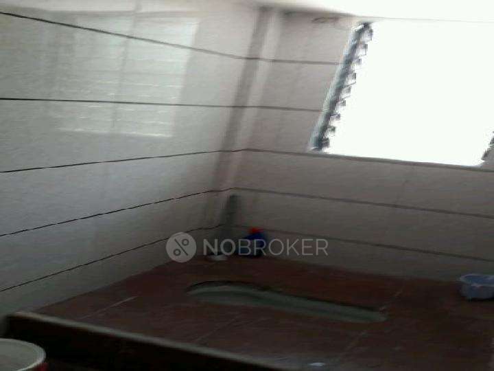 1 RK Flat In Rizwi Park For Sale  In Santacruz West