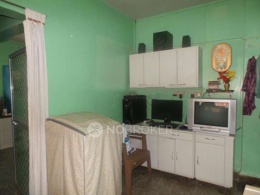 1 RK Flat In Bramhan Dev Society For Sale  In Dadar West