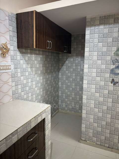 2 BHK Flat In Shammana Building for Rent  In Jp Nagar