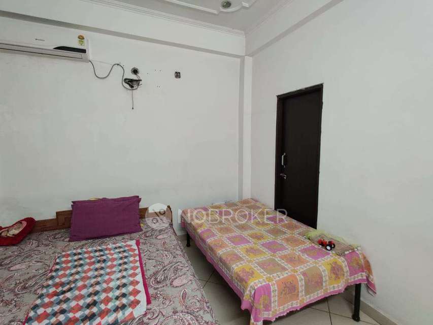 2 BHK Flat In Standalone Building  for Rent  In Sector 38